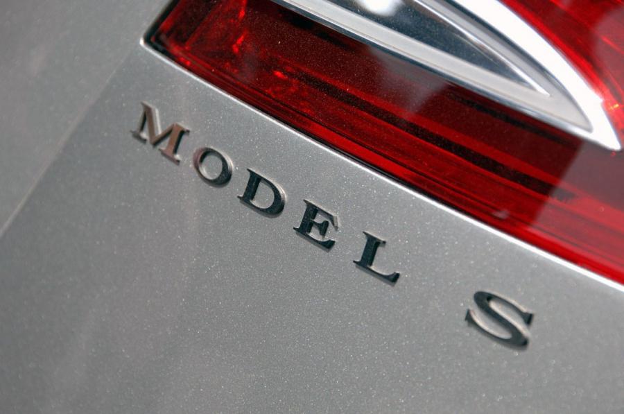  Tesla Model S 2009 года  (фото 14 из 44)